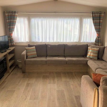 Cedar Deluxe Holiday Home Чапъл Сейнт Лионардс Екстериор снимка